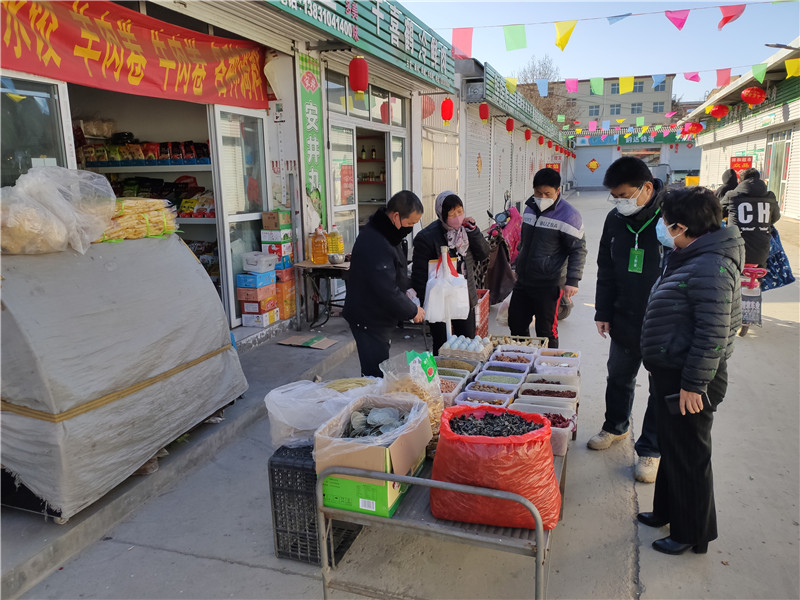 2020.0216市場商務(wù)文旅督導(dǎo)組暗訪復(fù)業(yè)的農(nóng)貿(mào)市場疫情防控情況.jpg