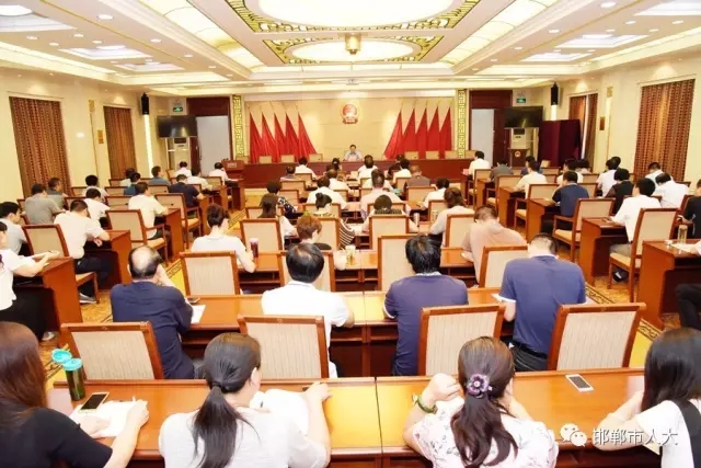 2017-07-18崔永斌主任為市人大常委會機關(guān)黨員干部講黨課（附全文）2.jpg