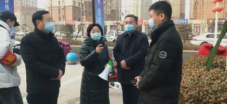 半岛官方下载地址-肥乡区人大常委会检查城区部分居民小区全员核酸检测工作(图2)