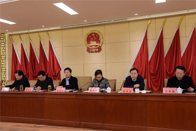 2019.0225市人大常委會(huì)舉行機(jī)關(guān)全體人員測(cè)評(píng)及縣級(jí)干部述職大會(huì).jpg